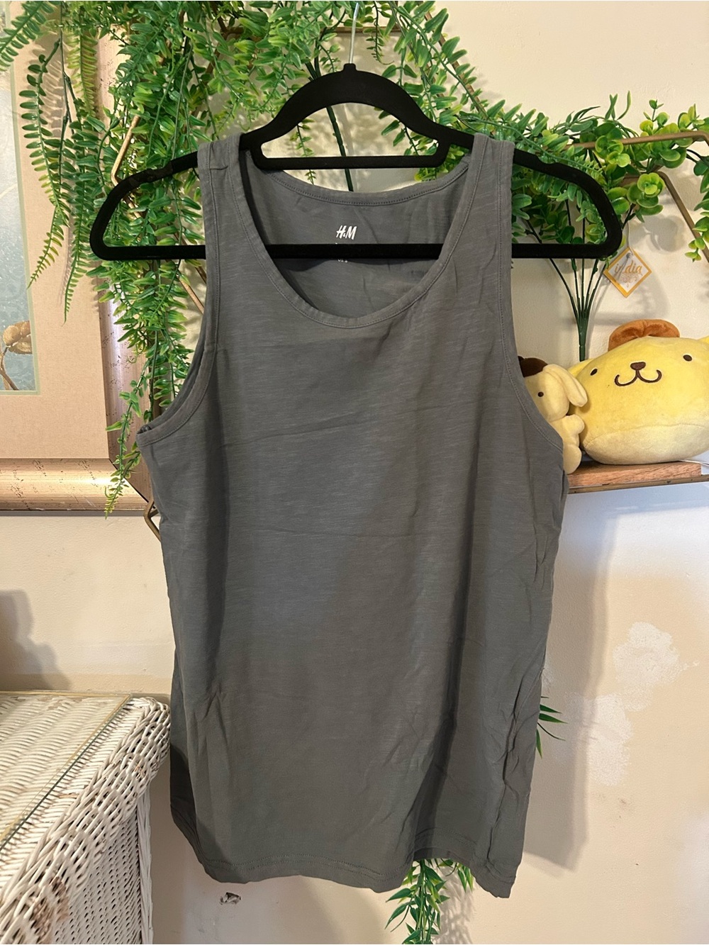 H&M men’s Gray Tank Top - Classic Scoop Neck 95% cotton 5% elastin